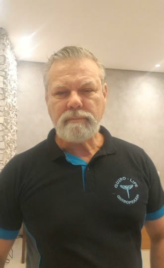 Quiropraxista da Quiro Life no consultório